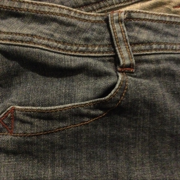 Cabi Brand woman size 6 (30” by 29”)boot cut jeans - Picture 8 of 14